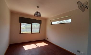 Casa en Arriendo en Nogales, Machali
