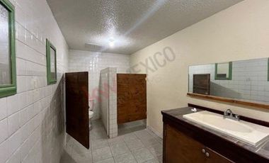 Local amplio para giro comercial o semi industrial. Juárez Chih.