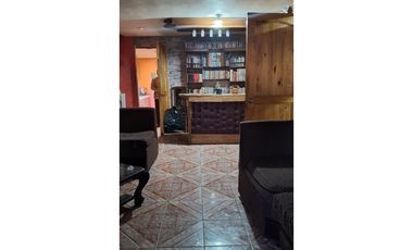 Casa  con excelente ubicación para Comercio