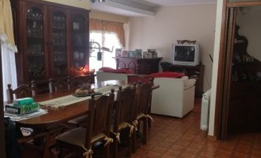 Amplia Casa 4 amb, ubicada en Carlos Tejedor 686 Temperley