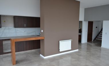 VENTA PENTHOUSE EDIFICIO ROCA. BALCARCE
