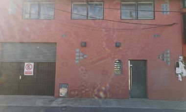 Importante Deposito con oficinas, ubicado en Presidente Peron 1762 Lomas de Zamora