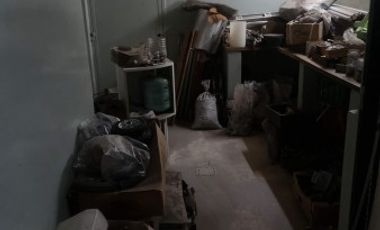 Importante Deposito con oficinas, ubicado en Presidente Peron 1762 Lomas de Zamora