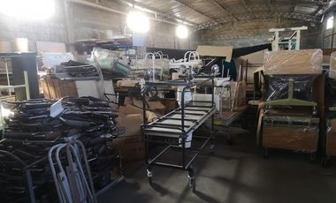 Importante Deposito con oficinas, ubicado en Presidente Peron 1762 Lomas de Zamora