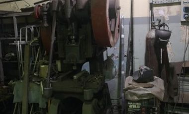 Importante Deposito con oficinas, ubicado en Presidente Peron 1762 Lomas de Zamora