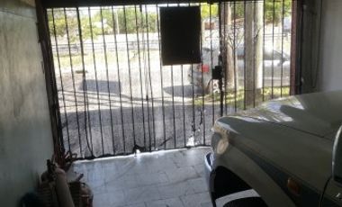 Importante Deposito con oficinas, ubicado en Presidente Peron 1762 Lomas de Zamora
