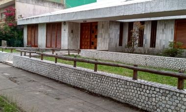 CASA 4 DORMITORIOS