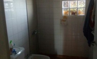 En venta departamento tres dormitorios, patio!