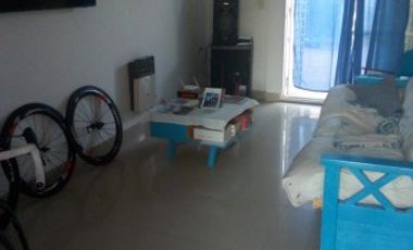 En venta departamento tres dormitorios, patio!