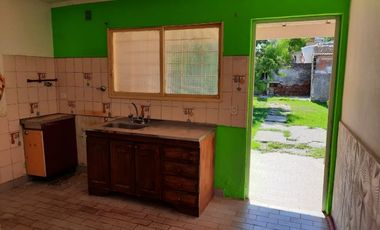 RETASADA SE VENDE CASA SOBRE AV. RAMIREZ SUR