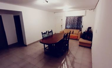 RETASADA SE VENDE CASA SOBRE AV. RAMIREZ SUR