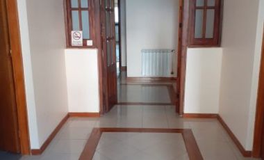 SE VENDE CASA ZONA CENTRO PARQUE CON PISCINA