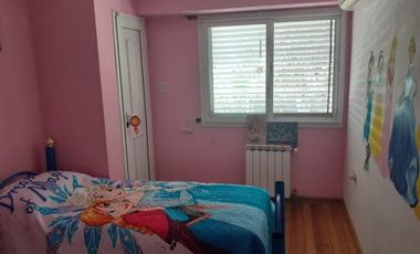 SE VENDE CASA ZONA CENTRO PARQUE CON PISCINA
