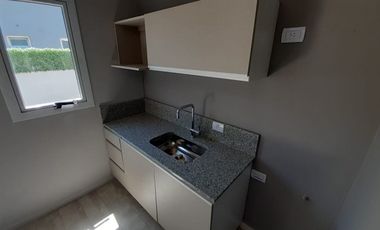 En venta casa dos dormitorios, patio, cochera!