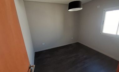 En venta casa dos dormitorios, patio, cochera!