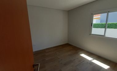 En venta casa dos dormitorios, patio, cochera!