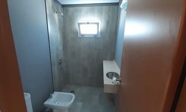 En venta casa dos dormitorios, patio, cochera!