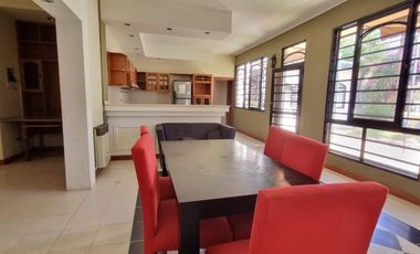SE VENDE CASA FAMILIAR ZONA AV DE LAS AMERICAS Y A. PALACIOS