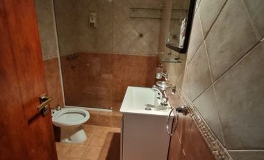 SE VENDE CASA FAMILIAR ZONA AV DE LAS AMERICAS Y A. PALACIOS