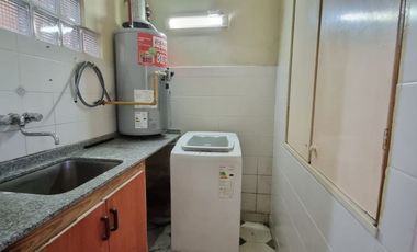 SE VENDE CASA FAMILIAR ZONA AV DE LAS AMERICAS Y A. PALACIOS