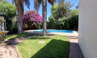 SE VENDE CASA FAMILIAR ZONA AV DE LAS AMERICAS Y A. PALACIOS