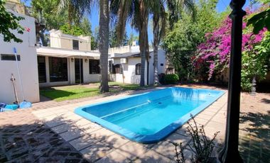 SE VENDE CASA FAMILIAR ZONA AV DE LAS AMERICAS Y A. PALACIOS