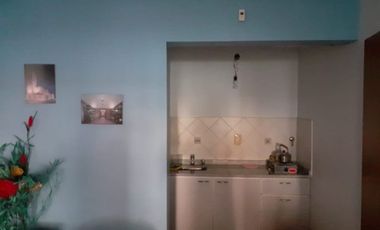 SE VENDE CASA ZONA CENTRO PARQUE CON PISCINA