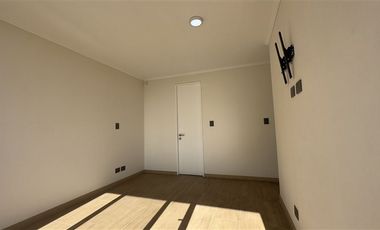 Departamento en Arriendo en Condominio las Encinas. Av 3 Poniente.