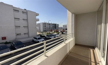 Departamento en Arriendo en Condominio las Encinas. Av 3 Poniente.