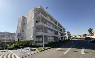 Departamento en Arriendo en Condominio las Encinas. Av 3 Poniente.