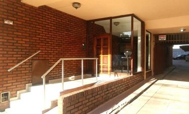 OPORTUNIDAD IMPERDIBLE!! DEPTO 2 AMB. 1Â° PISO, 55m2, BALCÃN, OPCIONAL COCHERA, EN CENTRO DE MORÃN