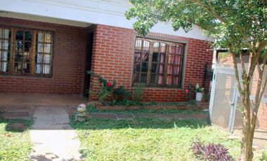 Venta Casa Posadas con Local comercial