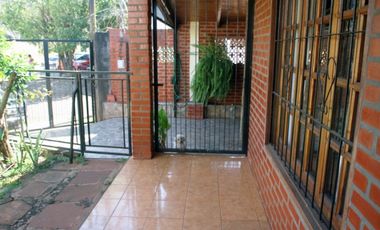 Venta Casa Posadas con Local comercial