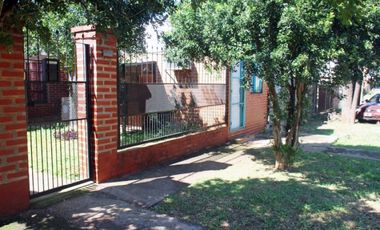 Venta Casa Posadas con Local comercial