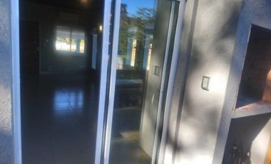 DEPARTAMENTO EN VENTA EN PINAMAR ZONA SUR TRES AMBIENTES CON GAS NATURAL LOSA RADIANTE .