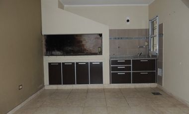 VENTA - CASA 4 HABITACIONES - JUJUY AL 500