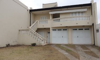 VENTA - CASA 4 HABITACIONES - JUJUY AL 500