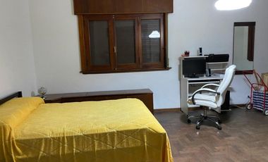 VENTA Amplio departamento