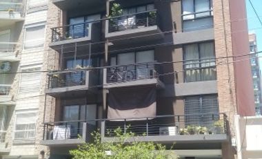 Dpto. Mono ambiente cfte c/balcon y cochera fija
