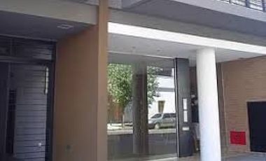 Dpto. Mono ambiente cfte c/balcon y cochera fija