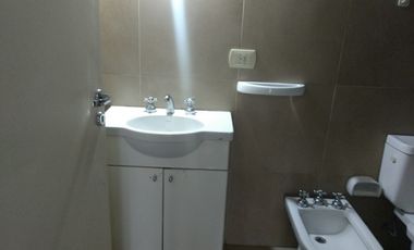 Dpto. Mono ambiente cfte c/balcon y cochera fija