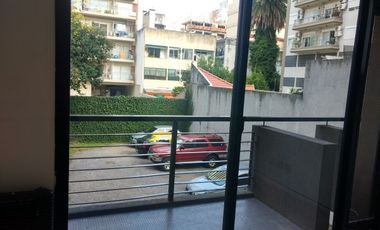Dpto. Mono ambiente cfte c/balcon y cochera fija