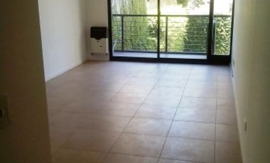 Dpto. Mono ambiente cfte c/balcon y cochera fija