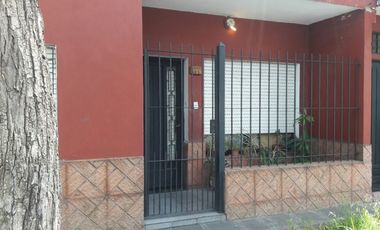 OPORTUNIDAD ÃNICA!!  DOS DPTOS AL PRECIO DE UNO, LOTE DE 185 M2, OPCIÃN VIVIENDA MULTIFAMILIAR, EN ISIDRO CASANOVA LA MATANZA!!