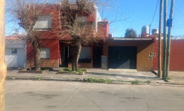 OPORTUNIDAD ÃNICA!!  DOS DPTOS AL PRECIO DE UNO, LOTE DE 185 M2, OPCIÃN VIVIENDA MULTIFAMILIAR, EN ISIDRO CASANOVA LA MATANZA!!