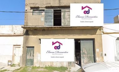 GALPON EN VENTA EN DOCK SUD. 294 M2 APROX. EN DOS PLANTAS.