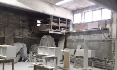GALPON EN VENTA EN DOCK SUD. 294 M2 APROX. EN DOS PLANTAS.