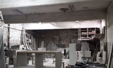 GALPON EN VENTA EN DOCK SUD. 294 M2 APROX. EN DOS PLANTAS.