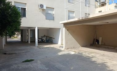 ALQUILER EN LAS VARILLAS. Dpto 2 dormitorios con COCHERA. Ce