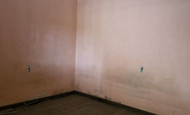 WILDE OESTE. VENTA DE LOTE DE 250 M2 CON 2 DUPLEX A TERMINAR Y CASA DE 3 AMBIENTES A REFACCIONAR.